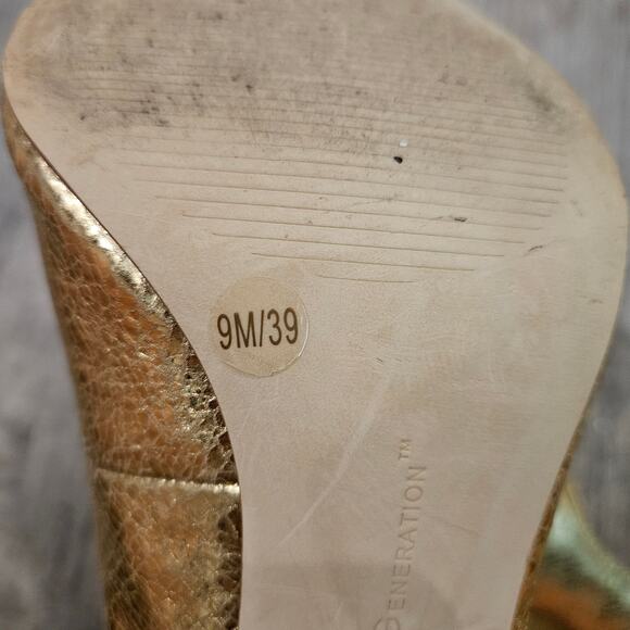 BCBGeneration Oslo Gold Heels Womens Size 9 Metallic Pointed Toe Pumps Party - Picture 9 of 10